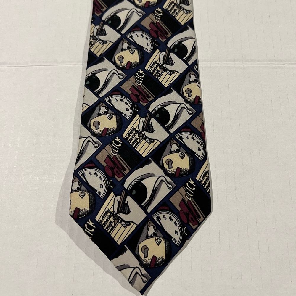 The Beatles Vintage 1991 Neck Tie She’s Leaving Home Apple Corps Ltd USA